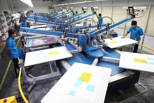 Automated screen printing